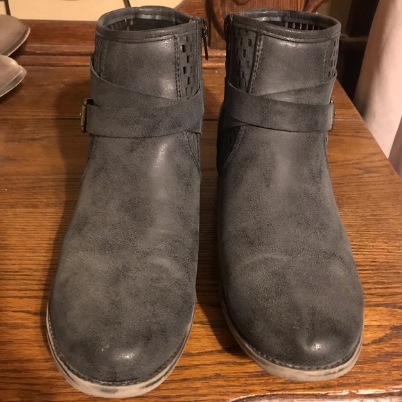 Booties!! - Picture 2 of 4